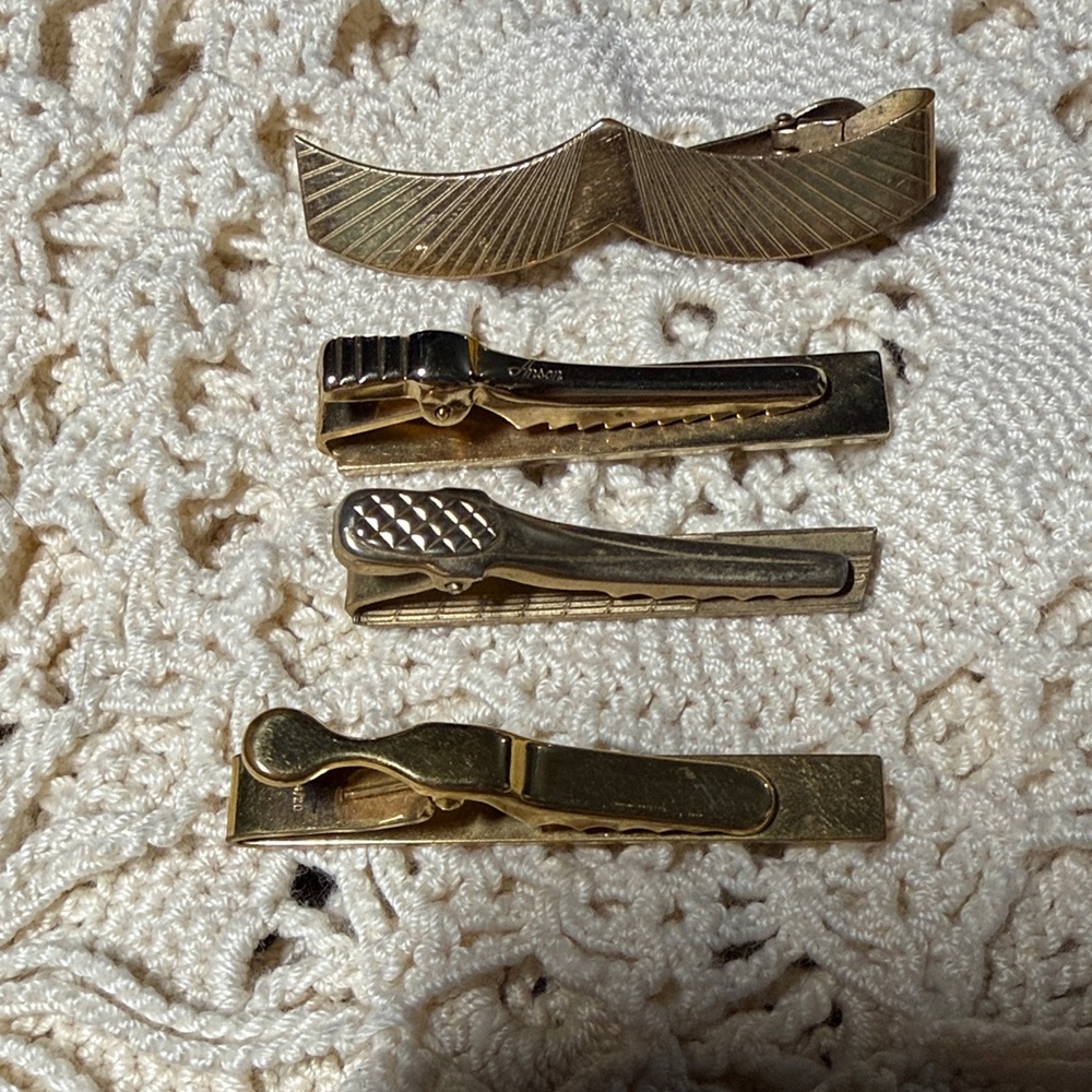 Gold Tone Tie Clips Set